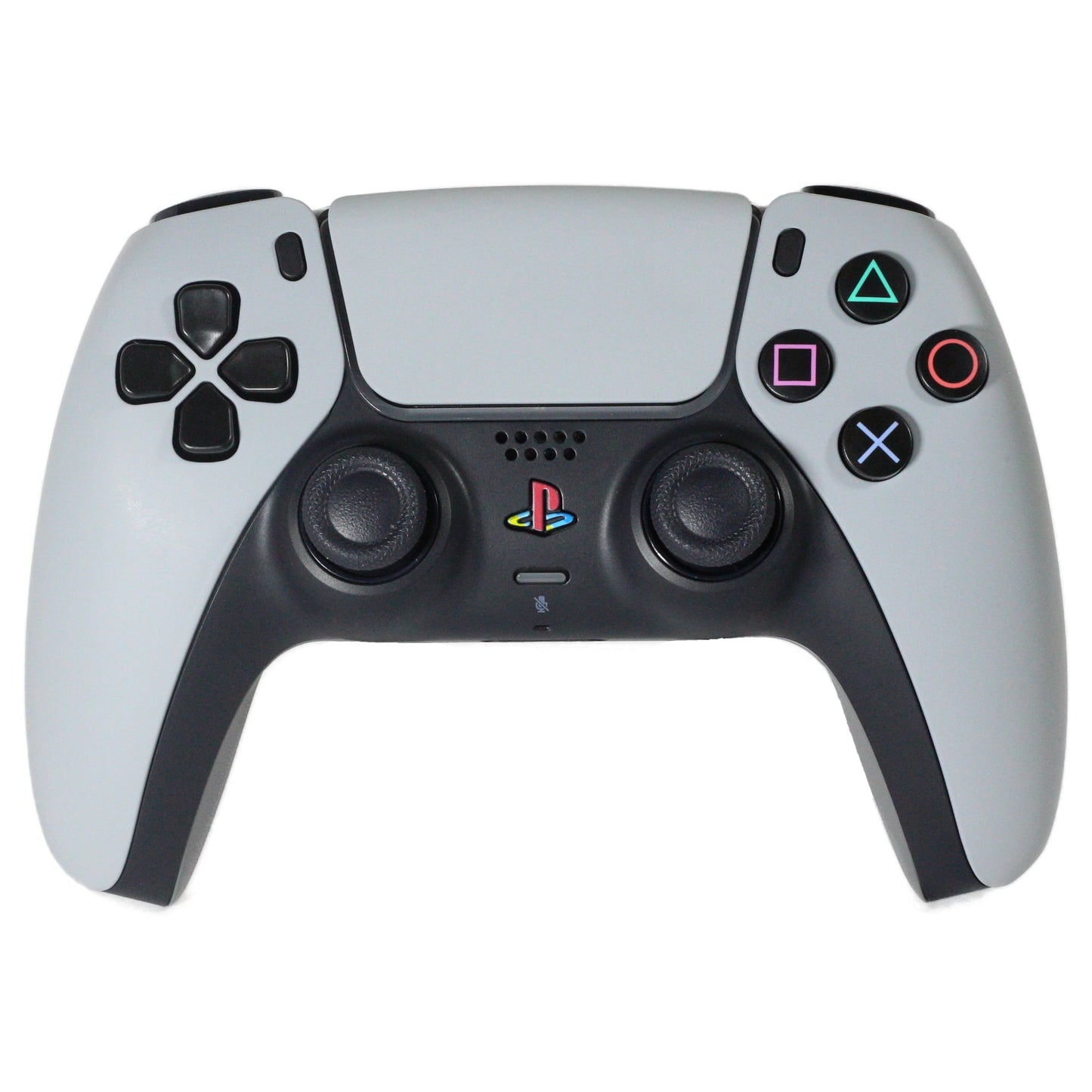 Une manette playstation 5 de couleur grise avec des boutons vintage de manette ps4